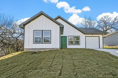 628 E Shepherd St, Denison, TX 75021