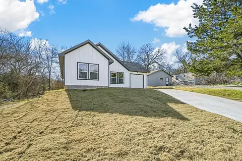 628 E Shepherd St, Denison, TX 75021 photo 4