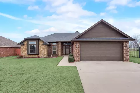 1717 Shawnee Dr, Cleburne, TX 76033
