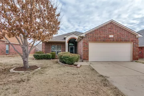 7705 White Fawn Rd, Arlington, TX 76002