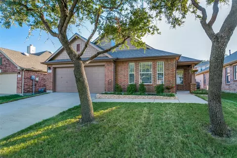 2900 Milby Oaks Dr, Fort Worth, TX 76244
