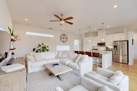 2467 Thatcher Dr, Dallas, TX 75206