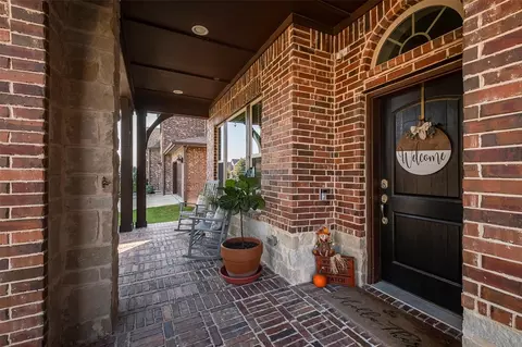 1445 11th St, Argyle, TX 76226 photo 2
