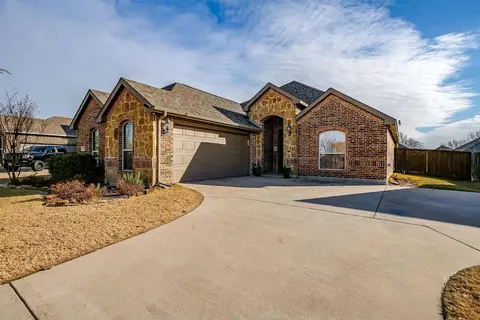 202 Newcastle St, Waxahachie, TX 75165