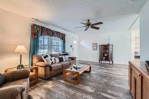 11061 Peninsula Ln, Fort Worth, TX 76244