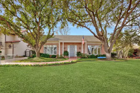 3721 Monticello Dr, Fort Worth, TX 76107