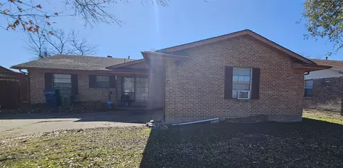 606 Carpenter Dr, Garland, TX 75040