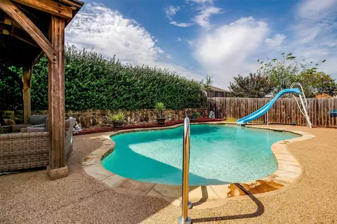 8404 Paxton Run Ct, Arlington, TX 76002