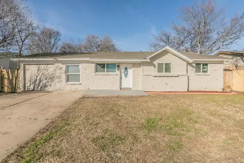 4413 Gary Dr, Haltom City, TX 76117