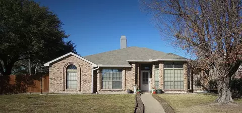7101 Lo Chalmers Ln, Garland, TX 75043