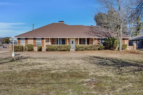 839 Red Oak Creek Dr, Ovilla, TX 75154