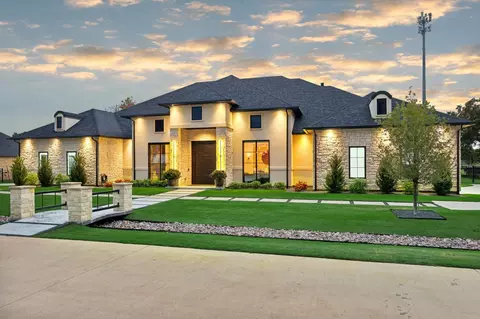 521 Cameran Trl, Lantana, TX 76226