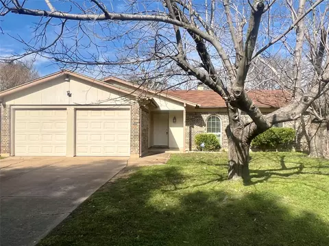5311 Iris Ln, Arlington, TX 76016