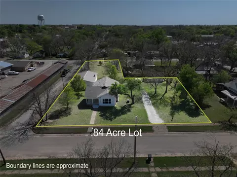 402 W Ross St, Hamilton, TX 76531