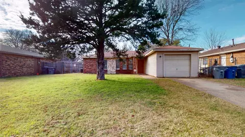 729 Manhattan Dr, Dallas, TX 75217