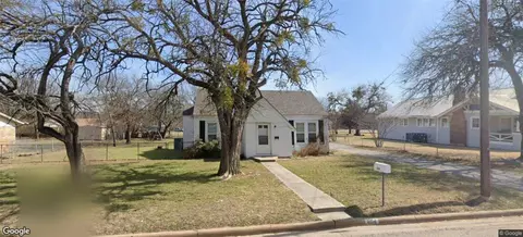 804 N Church St, Decatur, TX 76234