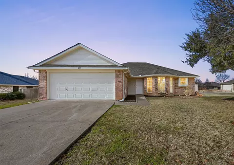 201 Cheyenne Trl, Alvarado, TX 76009