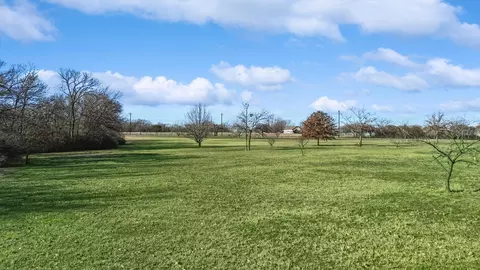 987 Gibbons Rd, Bartonville, TX 76226