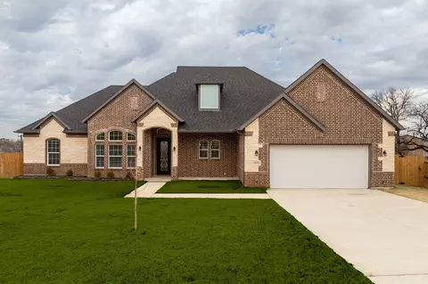 308 Oakwood Dr, Euless, TX 76040
