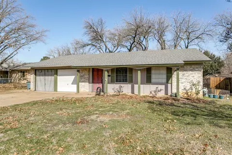 808 Fayette Dr, Euless, TX 76039