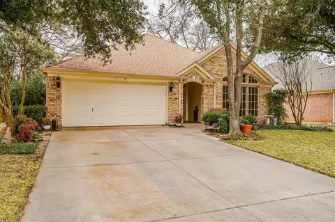 617 Oakbrook Dr, Burleson, TX 76028