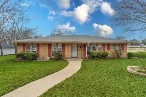 101 Pecan Creek St, Red Oak, TX 75154