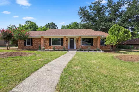 1800 Kingsborough Dr, Arlington, TX 76015