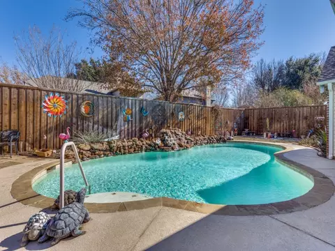 7312 Crabtree Ln, North Richland Hills, TX 76182