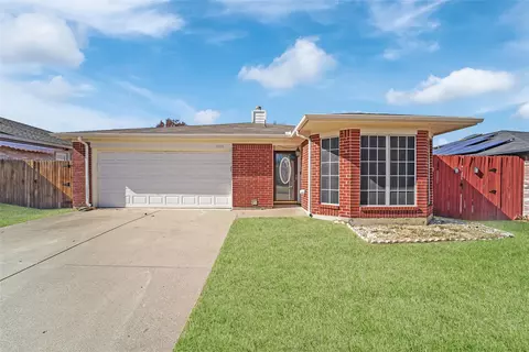 6004 Tidewater Dr, Arlington, TX 76018