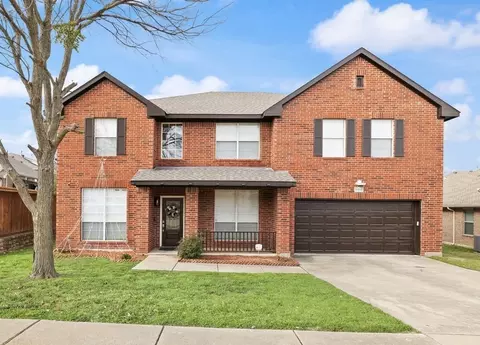 8404 Summer Park Dr, Fort Worth, TX 76123