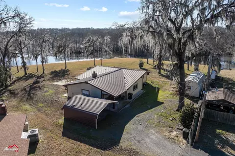 374 Evangeline Dr, Elm Grove, LA 71051