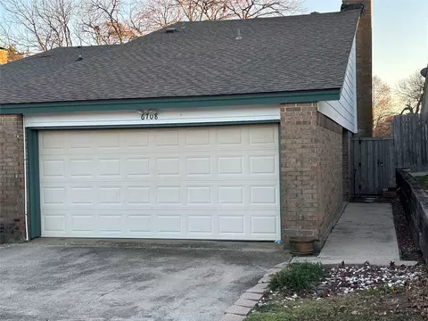 6708 Ports O Call Dr, Rowlett, TX 75088