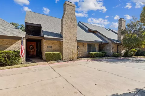 4223 Brook Tree Dr, Fort Worth, TX 76109