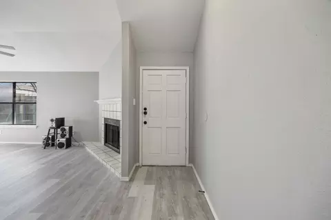 10239 Ridge Oak St, Dallas, TX 75227