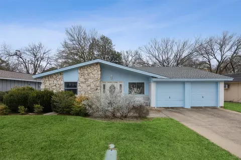2712 Norwood Ln, Arlington, TX 76013