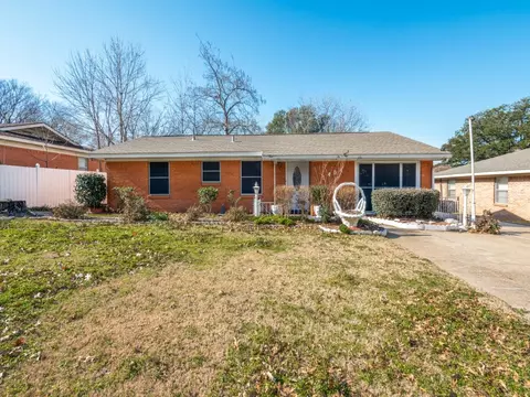 1409 Nichols St, Ennis, TX 75119