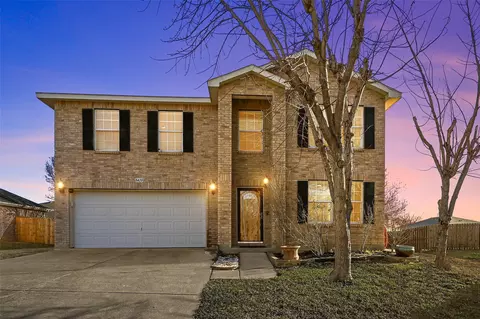 8419 Shining Waters Ln, Arlington, TX 76002