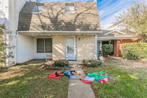 1324 N Cooper St, Arlington, TX 76011