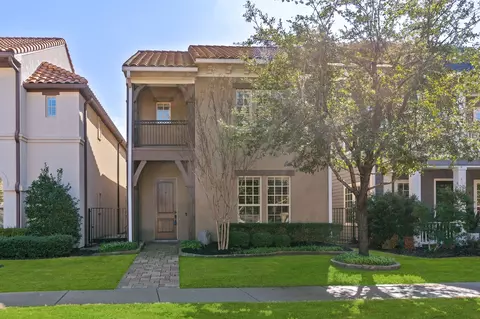 717 Northwood Dr, Flower Mound, TX 75022