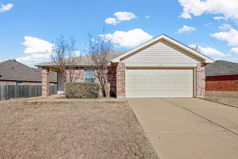 1557 Kings Glen Ln, Fort Worth, TX 76140