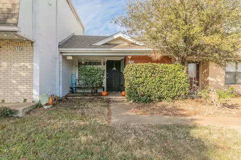 1326 N Cooper St, Arlington, TX 76011