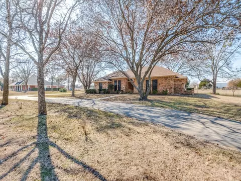 561 Allen Ln, Midlothian, TX 76065