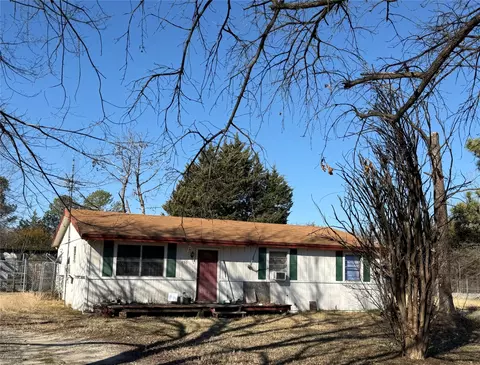 450 Oak Leaf Trl, East Tawakoni, TX 75472