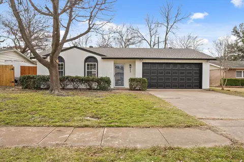 925 Prestwick Ln, Richardson, TX 75080