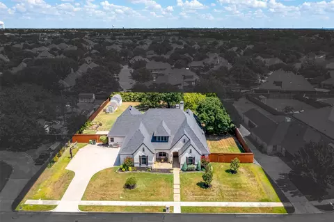 8328 Red Rose Trl, North Richland Hills, TX 76182