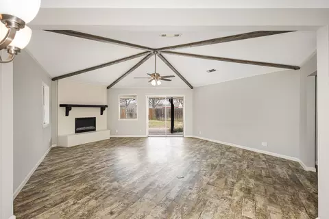 2009 Woodlawn St, Gainesville, TX 76240