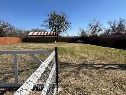 11521 Spence Ln #B, Balch Springs, TX 75180