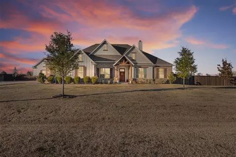 1601 E Highland Rd, Waxahachie, TX 75167