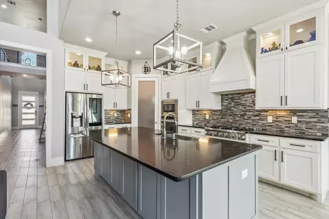 9008 Quarry Hill Ct, Fort Worth, TX 76179