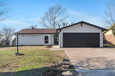 141 Suzanne Ter, Burleson, TX 76028